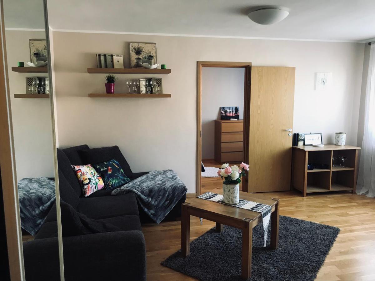 Cozy Central Apartment Tallinn Buitenkant foto