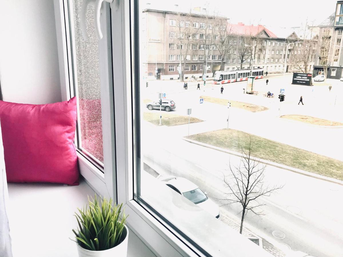 Cozy Central Apartment Tallinn Buitenkant foto